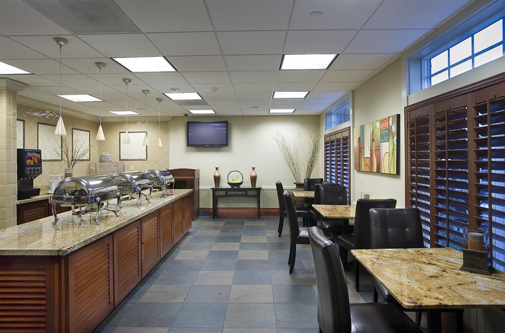 West Inn & Suites Carlsbad Ristorante foto